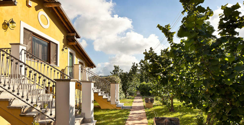 Facciata storica della masseria Villa Rizzo Resort & Spa in Campania