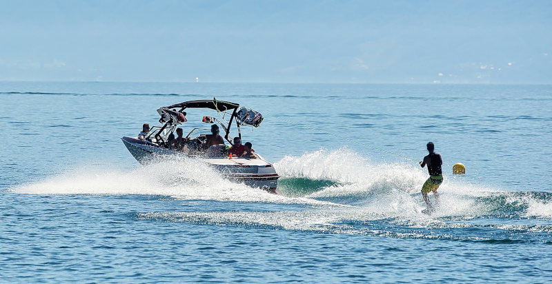 Sessione di wakeboard a Tropea