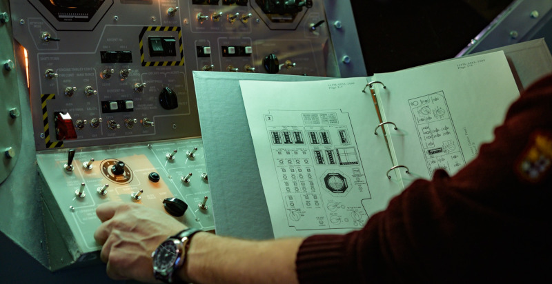 Pannelli di controllo interattivi per bambini nella stanza Apollo 11