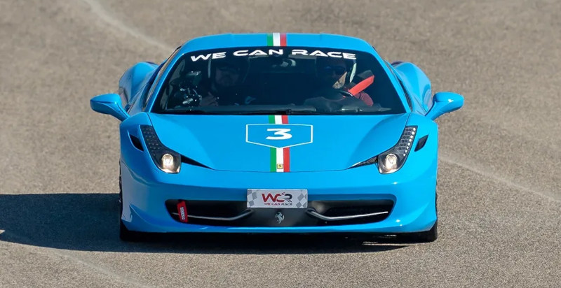 Buono regalo per l'esperienza di guida su Ferrari 458 Italia a Mores