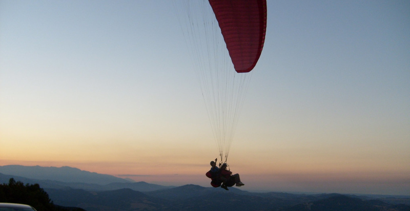 Pilota e passeggero in volo sul Matese