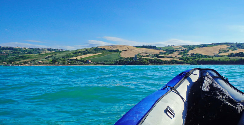 Escursione in canoa nelle acque cristalline di Pineto in Abruzzo