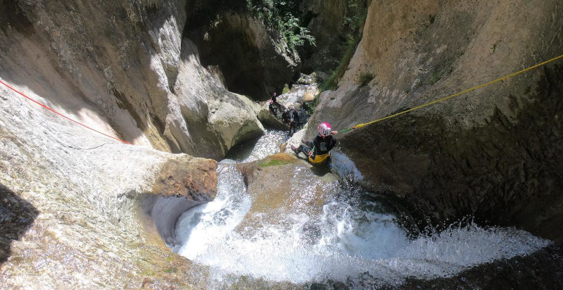 Esperienza canyoning adrenalinica nel veronese
