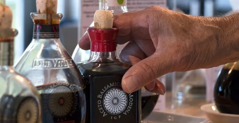Degustazione di aceto balsamico tradizionale di Modena - Tour Gastronomico