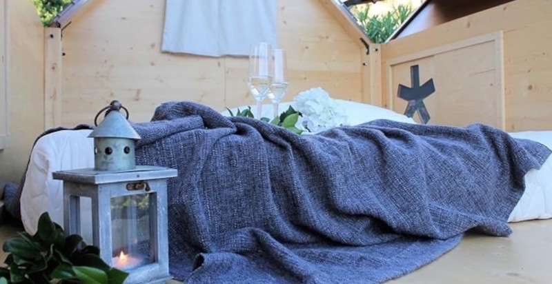 Dettaglio dei tessuti e della biancheria da letto di alta qualità nella StarsBox