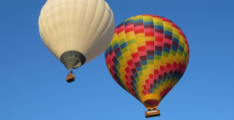 Volo in mongolfiera sul Piemonte, zona Masino