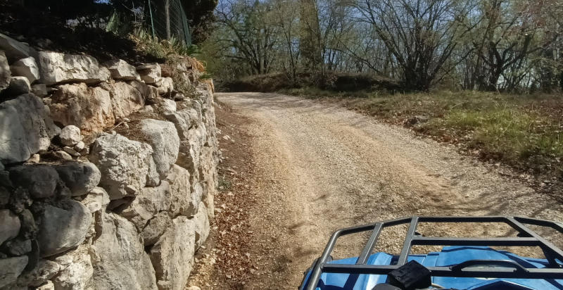 Esperienza outdoor in quad tra i paesaggi naturali e le strade sterrate del Garda.