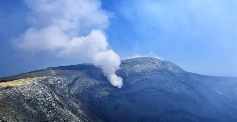 Panorama mozzafiato dall'Etna, il vulcano attivo più alto d'Europa