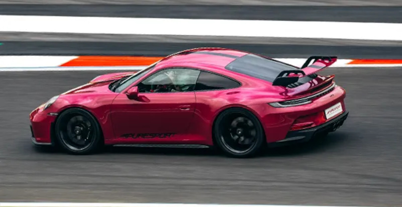 Esperienza di guida Porsche 992 in pista a Mugello