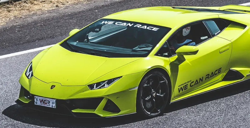 Esperienza di guida con Lamborghini Huracán EVO in pista salentina per evento sportivo e guida supercar