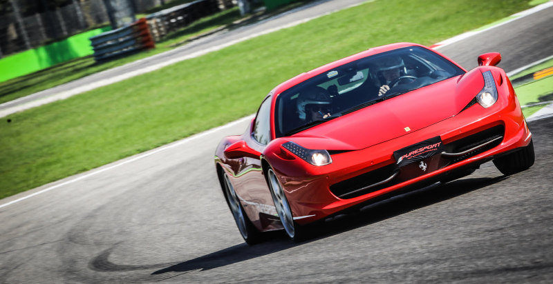 Ferrari 458 Italia a Cremona con motore V8 aspirato e prestazioni da supercar italiana