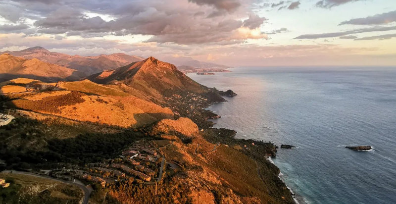 Percorso ferrato Maratea con ponti tibetani e vista sul Mar Tirreno