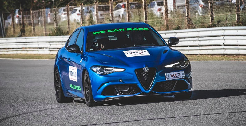 Alfa Giulia impegnata tra le curve del tracciato di Magione in Umbria