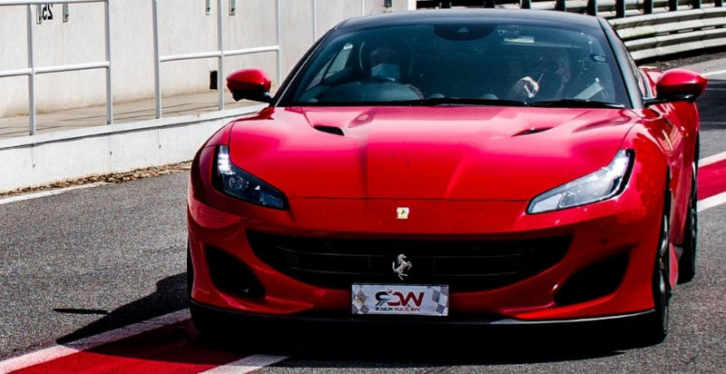 Esperienza giro su Ferrari per bambini