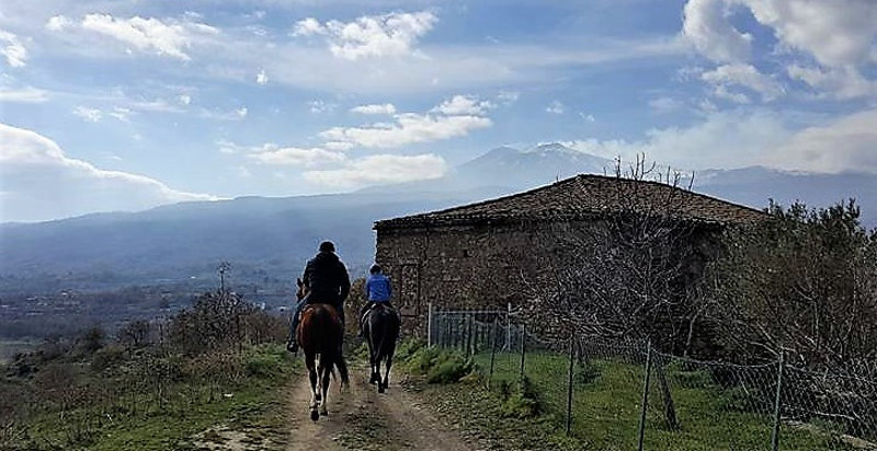 gita-giornaliera-sicilia-cavallo-etna