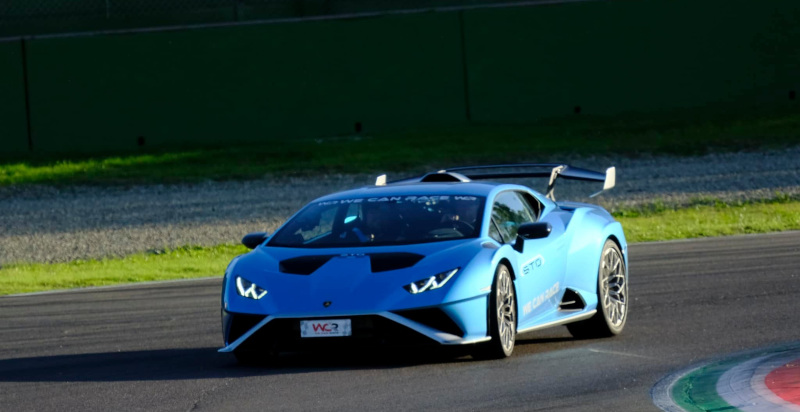Esperienza di guida al volante della Lamborghini Huracán STO in Sicilia