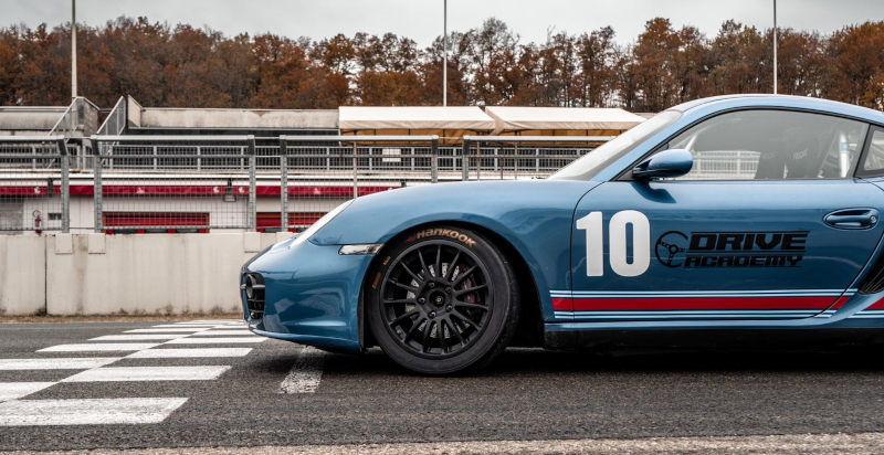 Guida Porsche in pista sul circuito di Udine