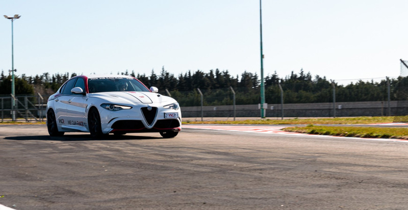Esperienza di guida Alfa Romeo Giulia Quadrifoglio in pista a Pergusa