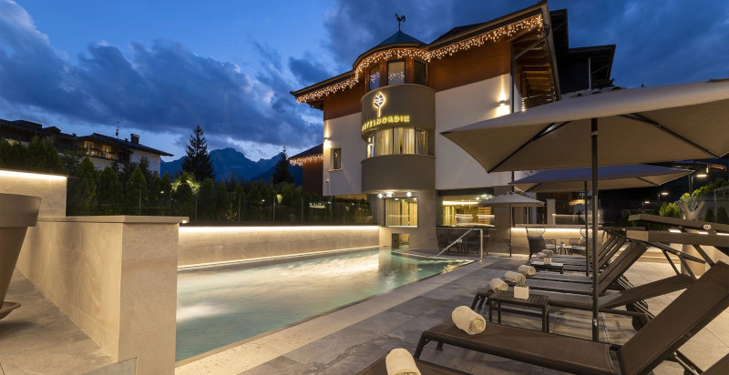 Hotel Nordik Andalo di notte