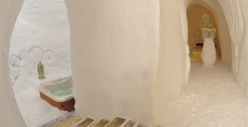 Vista dall’interno dell’igloo a Davos