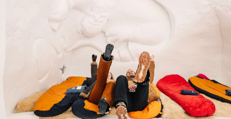 Dormire in un igloo con gli amici in Austria