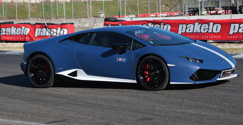 Lamborghini Huracan Avio in traiettoria sul tracciato pontino