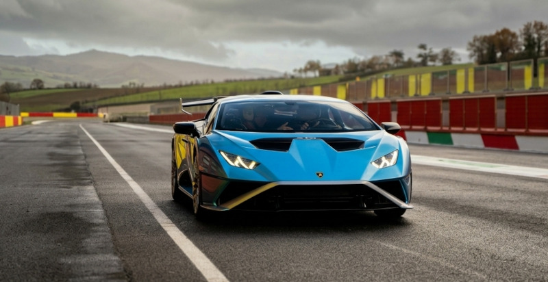 Lamborghini Huracán STO sulla pista di Racalmuto