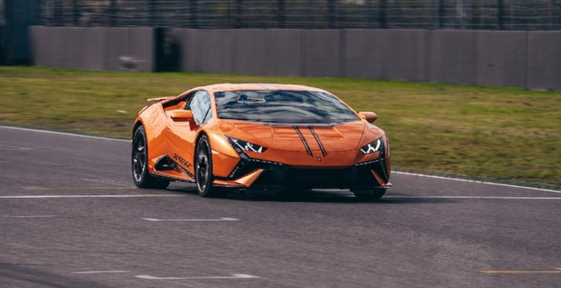 Lamborghini Huracán Tecnica sul rettilineo di Monza