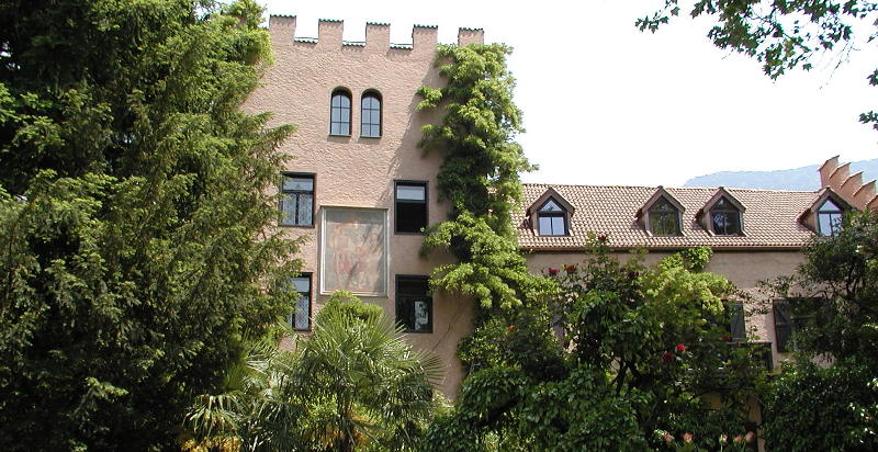 Castello di Merano: un angolo di tranquillità e bellezza nella natura