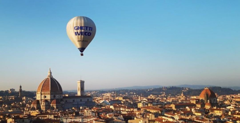 Firenze vista dall'alto da una mongolfiera