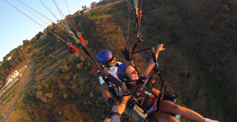 parapendio tandem in volo