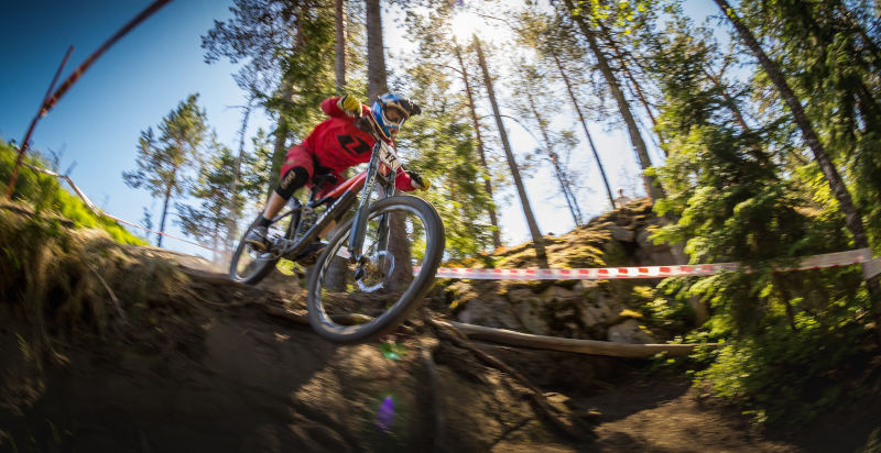 Panorama mozzafiato durante il MTB Downhill