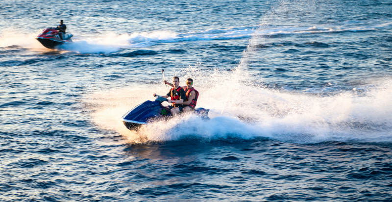 Esplora la costa sarda in moto d’acqua