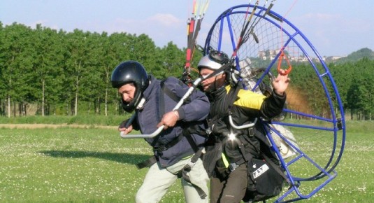 Regalo speciale: volo in paramotore biposto sopra Acqui Terme