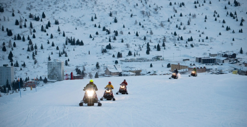 passo-tonale-escursione-motoslitta-pontedilegno-trentino