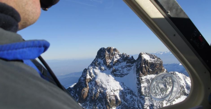 Pilota per un giorno a Torino: Il paesaggio alpino della Valle d'Aosta visto dall'aereo