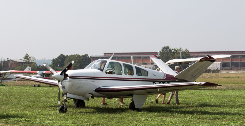 Pilotare un Tecnam P92 nei cieli dell'Astigiano