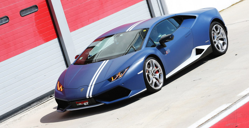 Vivi l'emozione di Lamborghini selber fahren su una delle piste più famose d'Italia