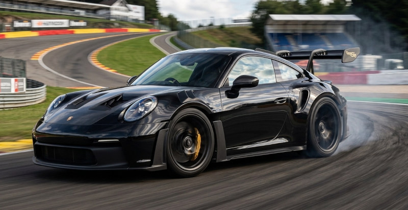 Esperienza di velocità con Porsche al Circuito del Volturno