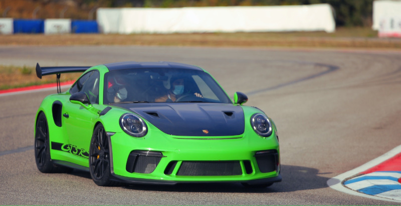 Pista del Circuito del Volturno con Porsche in azione