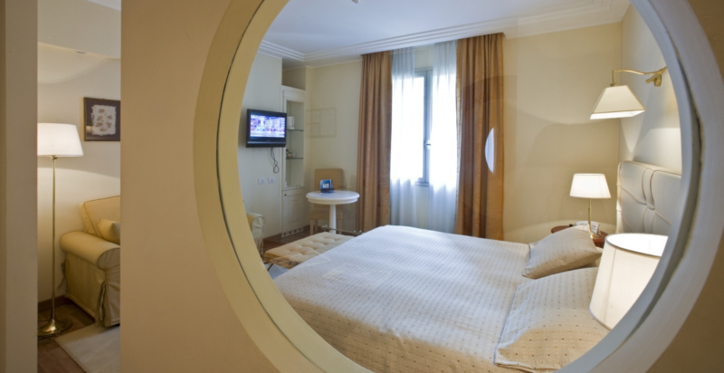 Camera elegante e raffinata al Rizzi Aquacharme Hotel