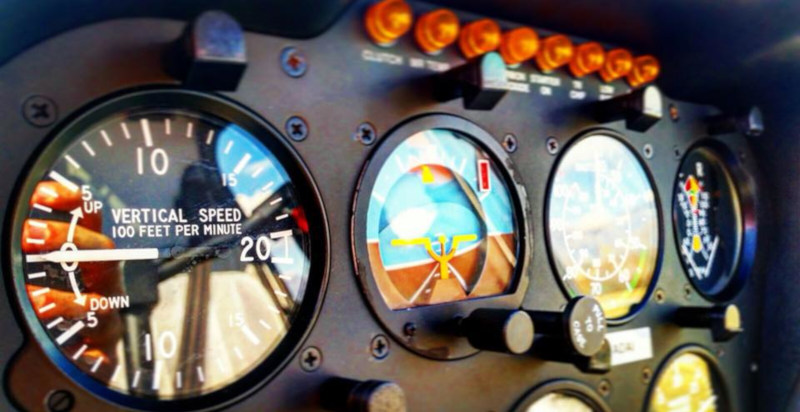 Cockpit Robinson 22 elicottero biposto