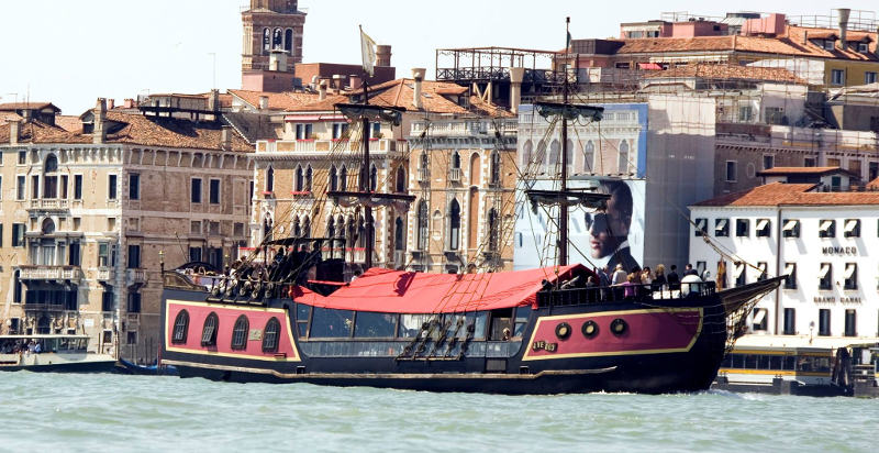 Esperienza esclusiva in barca nella laguna di Venezia