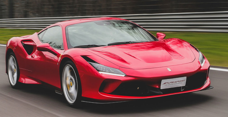 Regalare un'esperienza di guida in pista a Monza su una supercar