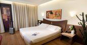 Camera matrimoniale confortevole all'AS Hotel a Cambiago