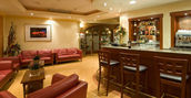 Atmosfera elegante della hall dell'AS Hotel Monza