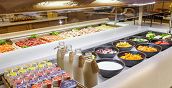 Buffet della colazione all’Hotel Lac Salin con ampia scelta di specialità a Livigno