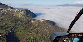 Sorvolo dei paesaggi attorno a Capena in elicottero