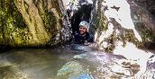 Salto in pozza naturale nel canyon Vajo dell’Orsa