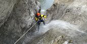 Percorso di canyoning tra le gole naturali alpine in Tirolo